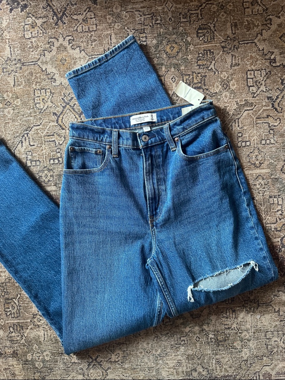 Abercrombie LONG Curve Love 90s Straight Jean NEW with tags SIZE 6L